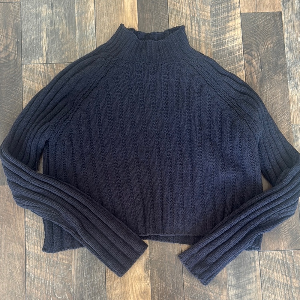 AMERICAN EAGLE | Large Cropped Women's Black Ribbed Sweater